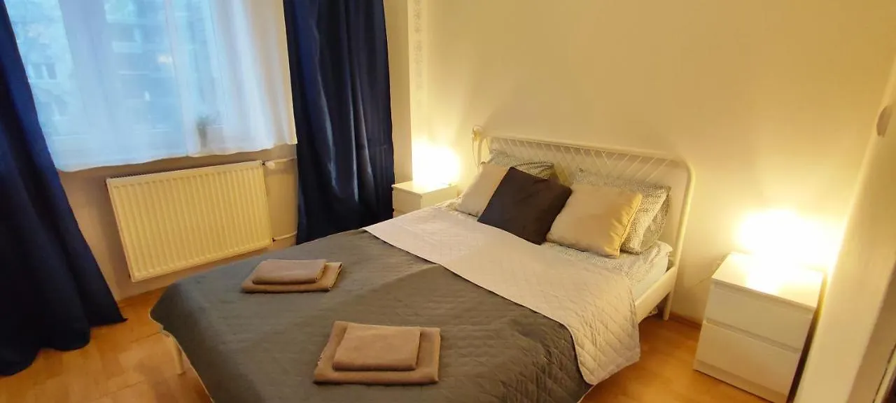 Top Apartamenty Centrum - Metro Rondo Onz Warschau Apartment
