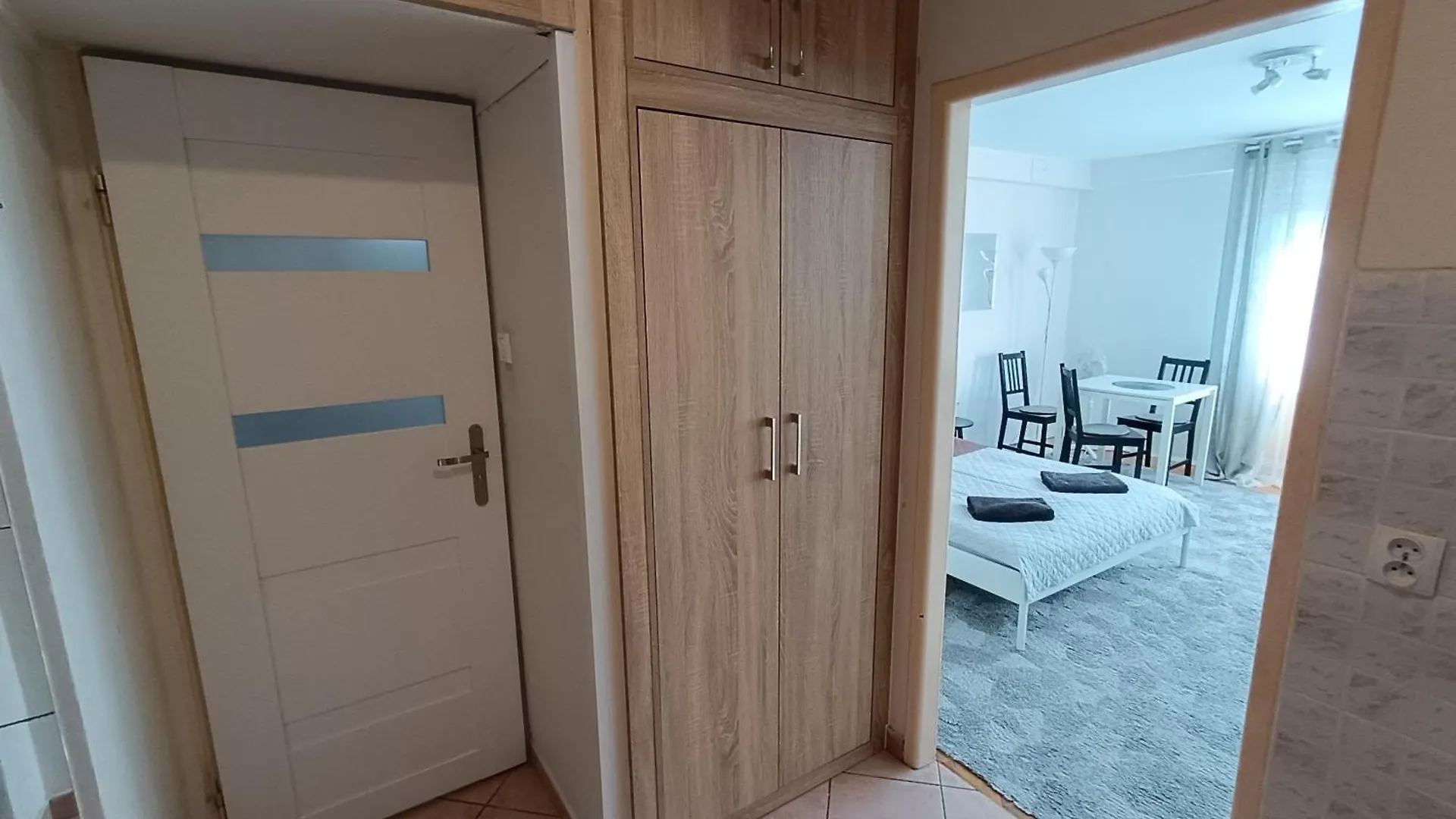 Top Apartamenty Centrum - Metro Rondo Onz Warschau Apartment